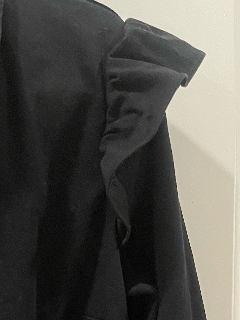 Bar III Black Button-Up Shirt Jacket with Ruffle Shoulders size large fitted - Picture 8 of 11